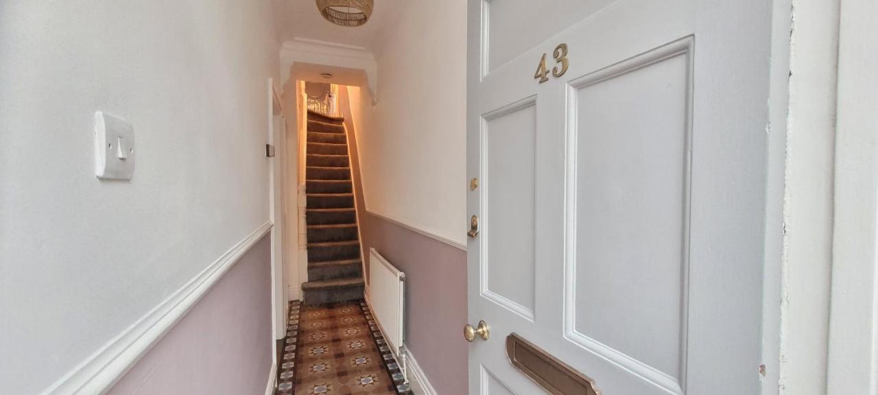 Hartoft St - 2 Bed Near River York Exterior foto