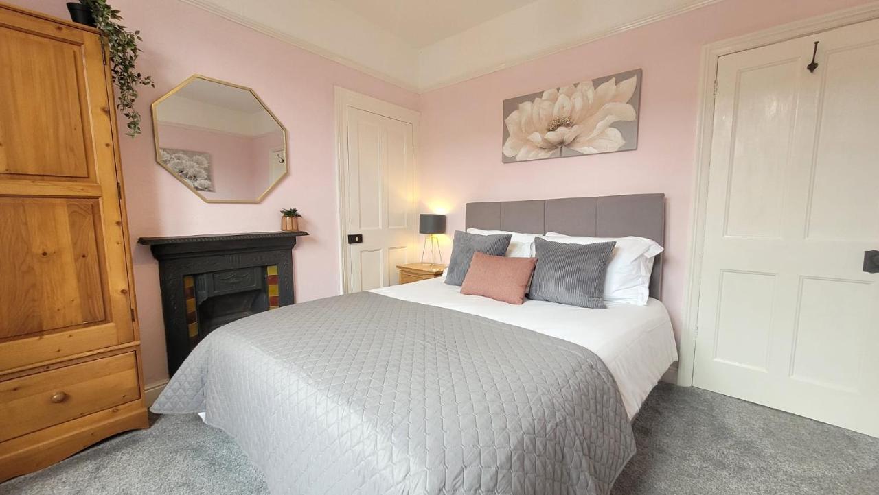 Hartoft St - 2 Bed Near River York Exterior foto